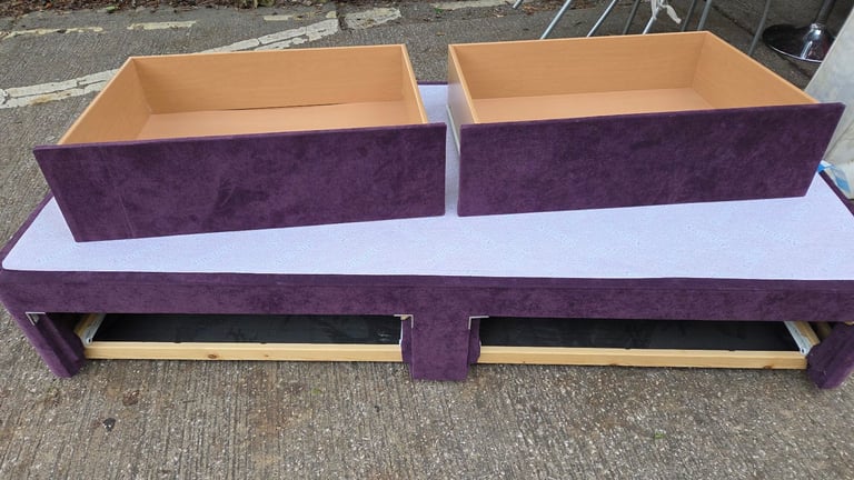 Single divan bed 