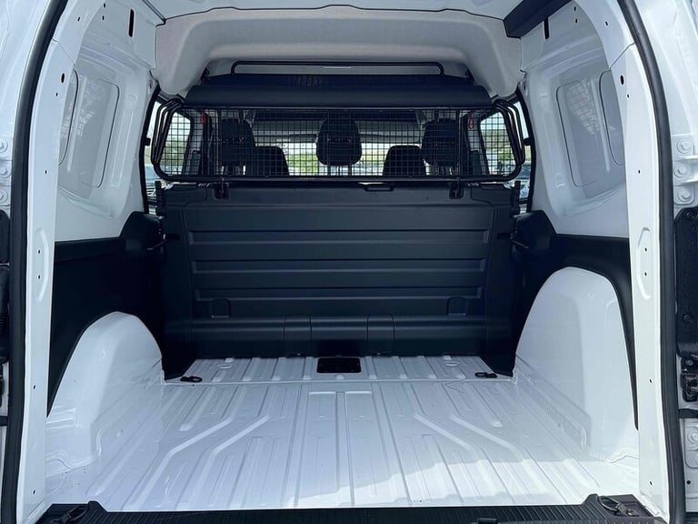  Renault Kangoo dci 95ps Advance 5 Seat Crew LWB with Sat Nav, Rev Cam, Air Con &amp; Delivery  C...