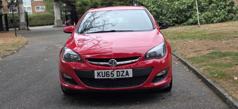 2015 Vauxhall Astra 1.6i Excite Euro 6 5dr HATCHBACK Petrol Manual