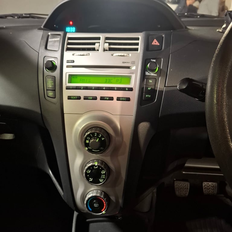 Toyota, YARIS, 1.0 litre Hatchback, 2006, Manual, 996 (cc), 3 Low Insurance Good Condition