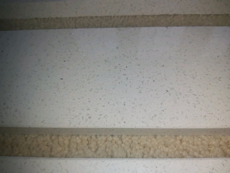 Quartz upstands