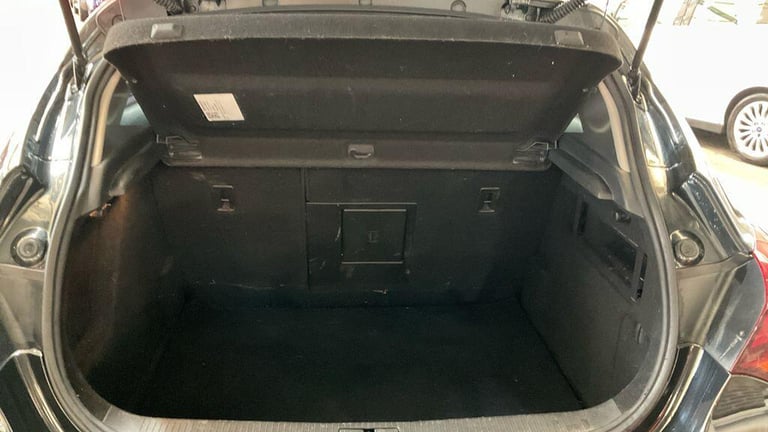 2014 Vauxhall Astra 1.6 16v Elite Euro 5 5dr HATCHBACK Petrol Manual