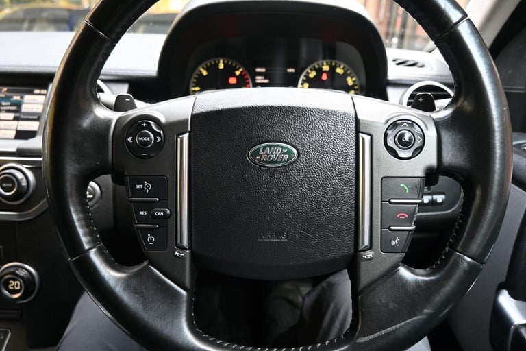 2016 Land Rover Discovery 4 3.0 SD V6 SE Auto 4WD 5dr PANEL VAN Diesel Automatic