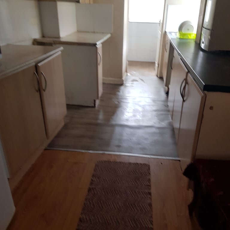 2 bed flat aboves shops Caldmore