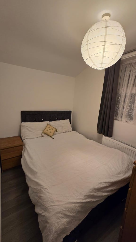 Room to Let  (Females Only)–South Esk Road  E7 8HD,Rent is £600.00 pcm 