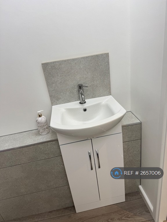 Studio flat in Western Road, Witham, CM8 (#2657006)