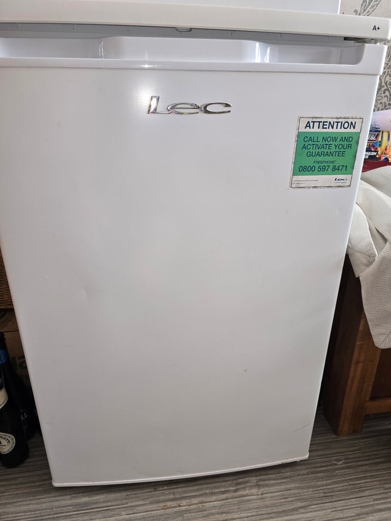 Undercounter fridge LEC