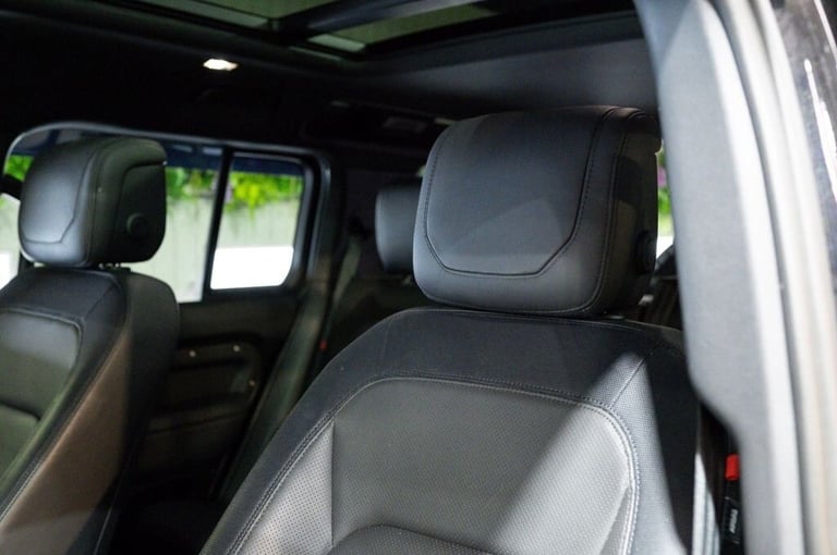 2023 Land Rover Defender 3.0 D300 MHEV X-Dynamic HSE SUV 5dr Diesel Auto 4WD Euro 6 (s/s) (300 ps...