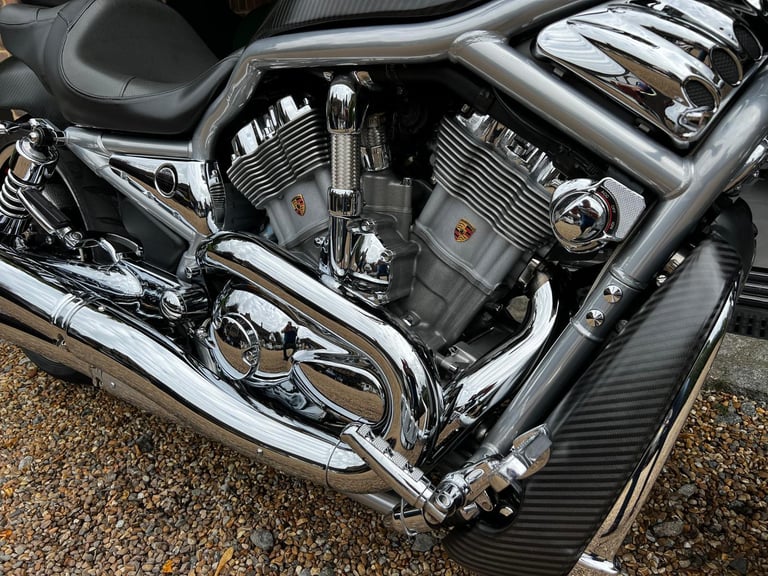 HARLEY DAVIDSON VRSCA V-ROD CUSTOM