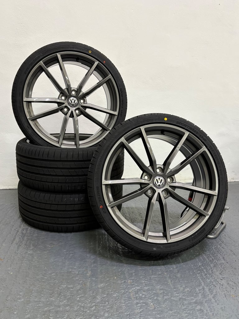 image for 19” Pretoria Alloy Wheels & Tyre Package 