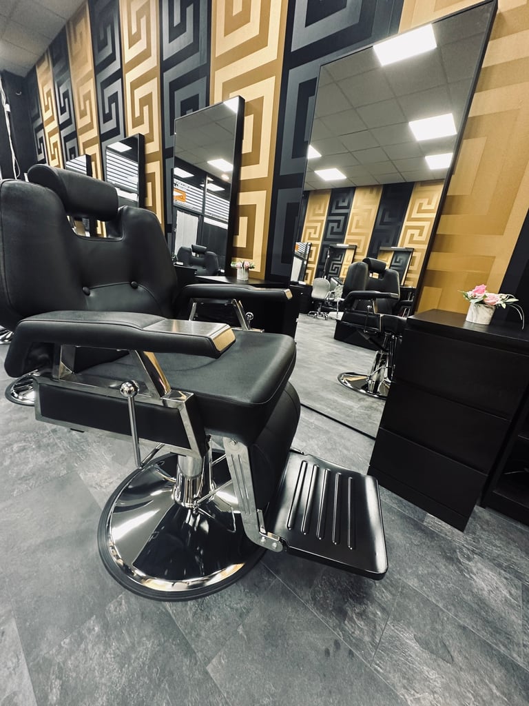 BARBER / Hairdresser / Nail Technician - Rent a Chair