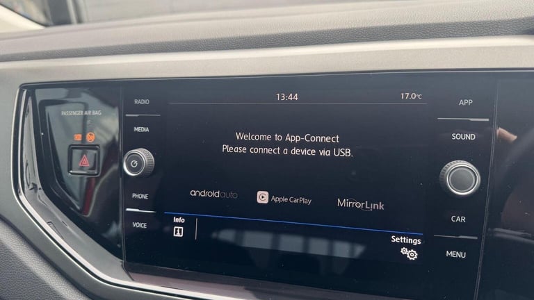 VOLKSWAGEN POLO 1.0 TSI SE Euro 6 (s/s) 5dr 2018