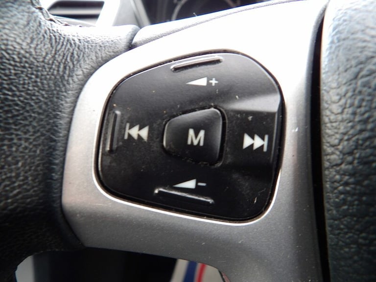 2012 Ford Fiesta Titanium Hatchback Petrol Manual