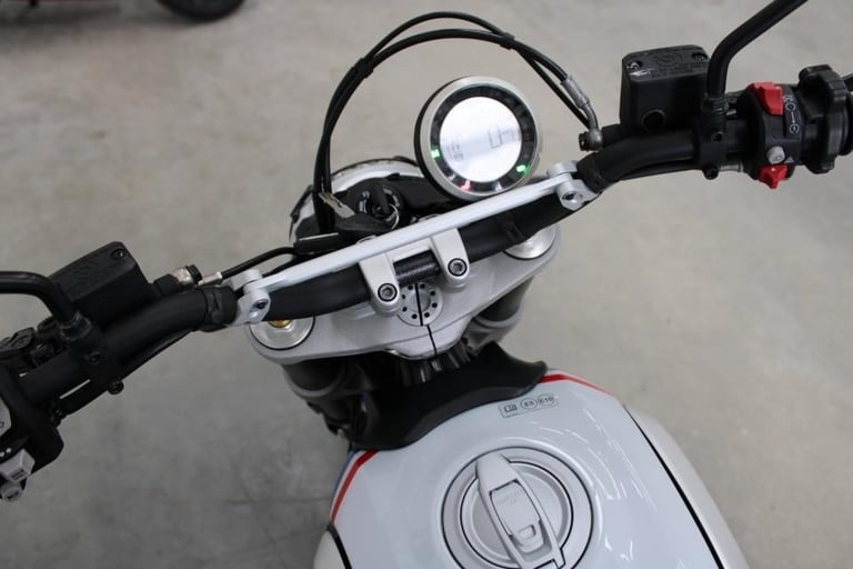 2022 Ducati Scrambler Desert Sled in Sparkling Blue