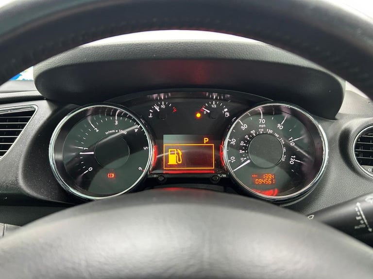 2015 Peugeot 3008 *AUTO!* 1.6 BlueHDi Allure SUV 5dr Diesel ETG Euro 6 (s/s) (120 ps) 2 FORME HAT...