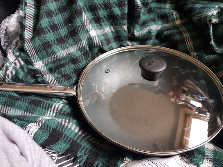 image for Metal wok with lid, 30x10cm