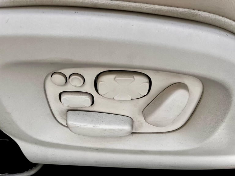 2012 Jaguar XF 3.0d S V6 Portfolio Auto Euro 5 (s/s) 4dr SALOON Diesel Automatic