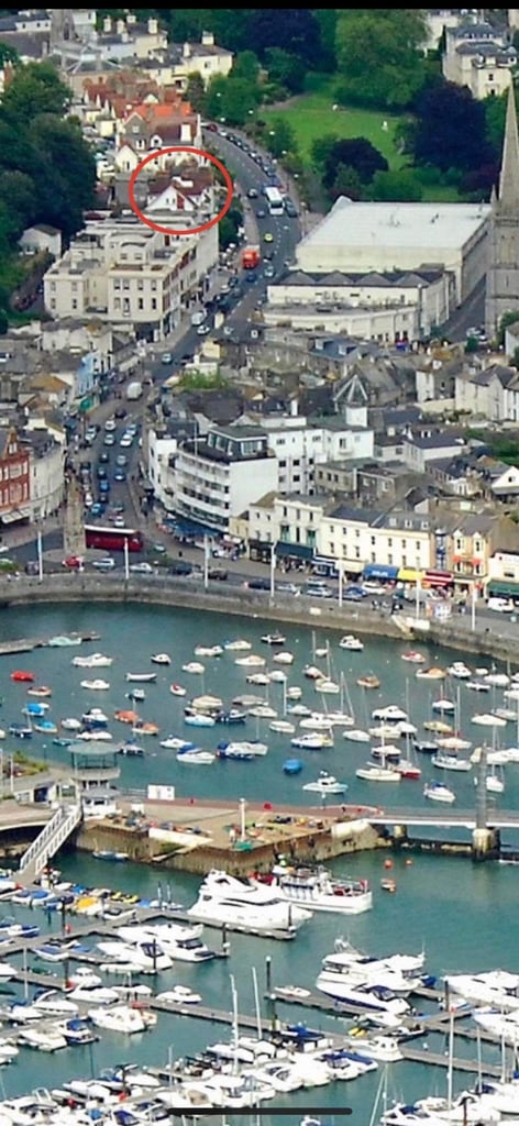 Garden flat 100m from TQ harbor & Town centre