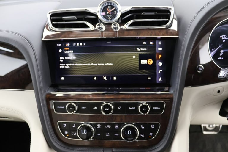 2021 Bentley Bentayga 4.0 V8 Base SUV 5dr Petrol Auto 4WD Euro 6 (s/s) (550 ps) ESTATE Petrol Aut...
