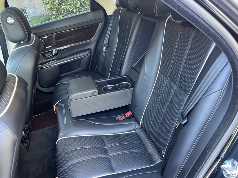 Jaguar XJ Portfolio, 3.0 Diesel V6, 275bhp, huge spec, luxury saloon with 12 months MOT, private reg