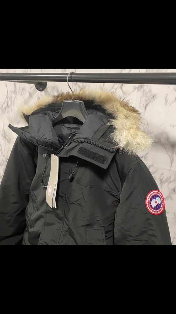 Men’s Canada Goose Langford Parka with fur black size Medium 
