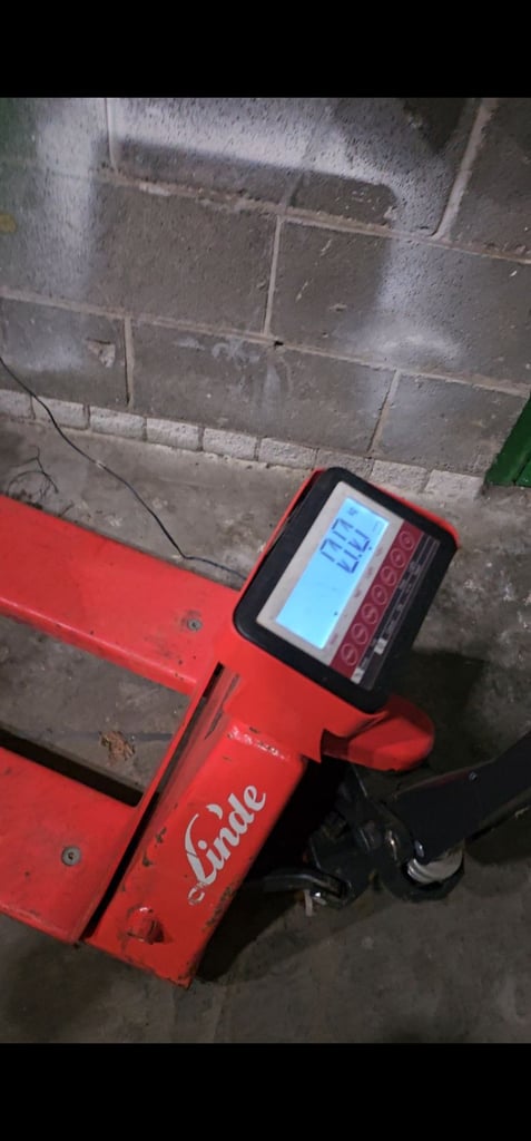 Linde pump truck with scales 