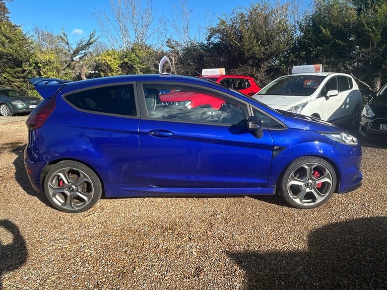 2014 Ford Fiesta 1.6T EcoBoost ST-2 3dr (182 ps) Hatchback Petrol Manual