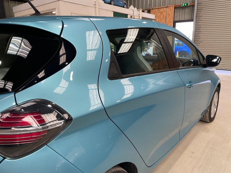 2020 Renault Zoe R135 52kWh Iconic Auto 5dr (i, Rapid Charge) HATCHBACK Electric Automatic