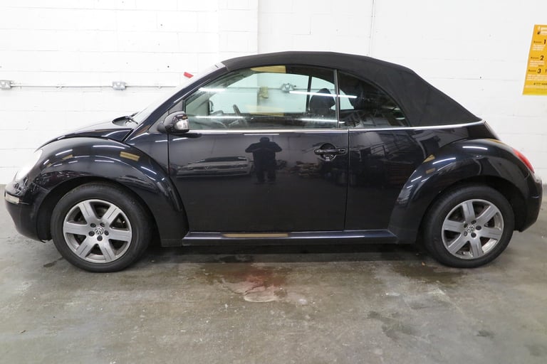 2011 Volkswagen Beetle 1.6 Sola 2dr CONVERTIBLE Petrol Manual