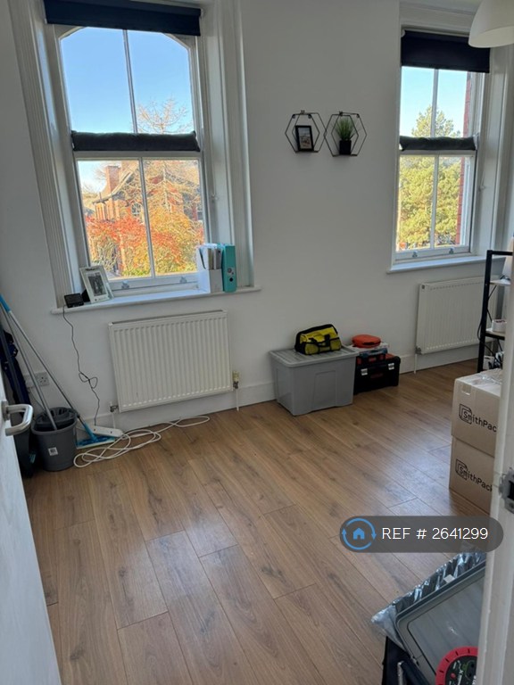 3 bedroom flat in New Hall, Liverpool, L10 (3 bed) (#2641299)