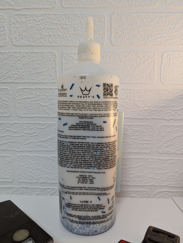 800ml of Premium Peaty's Holeshot Biofibre Tubeless Bicycle Sealant / FREE LOCAL DELIVERY