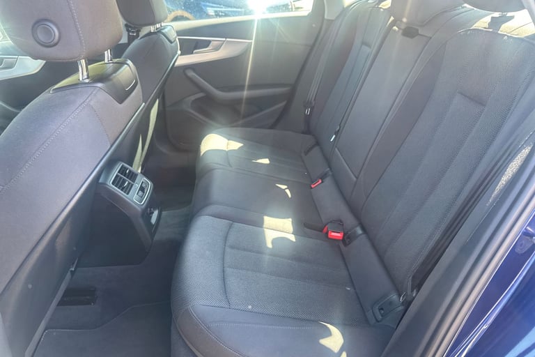  Audi A4 Saloon 2.0 Tfsi 35 Technik Saloon 4dr Petrol S Tronic Euro 6 s/s 150 Ps