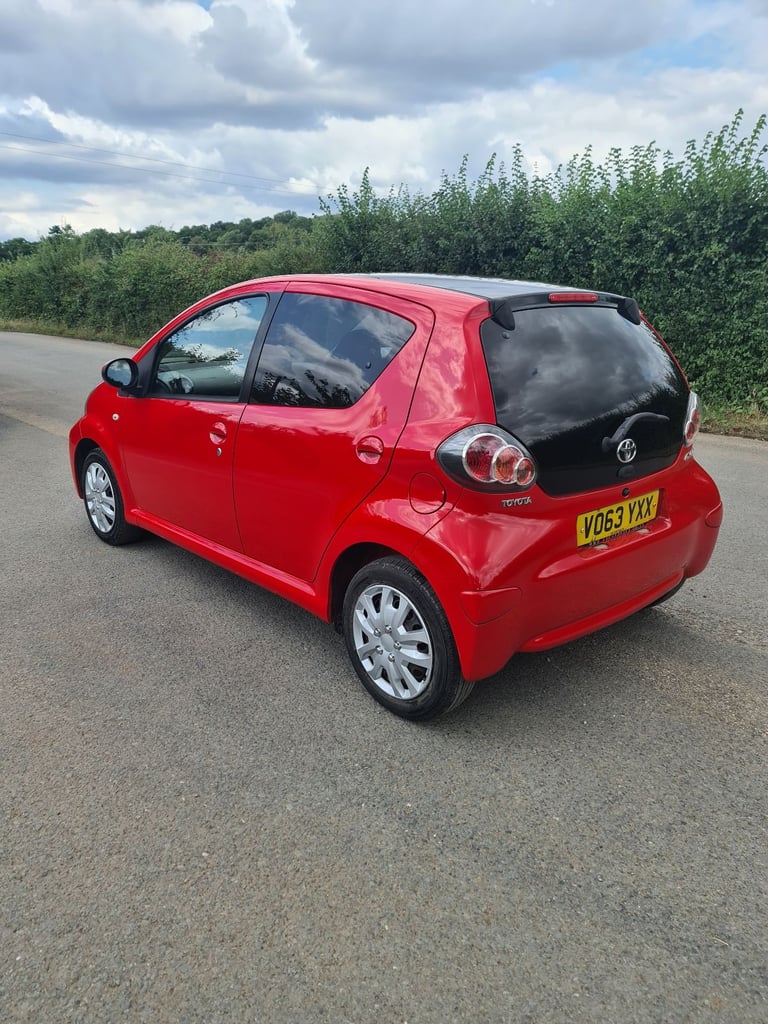 Toyota, AYGO, Hatchback, 2013, Manual, 998 (cc), 5 doors