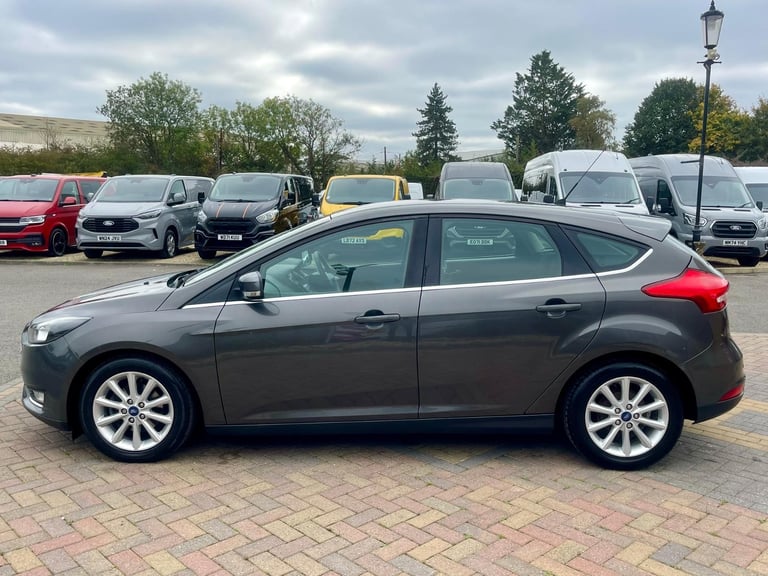 Ford Focus 1.6 Ti-VCT 125 TITANIUM POWERSHIFT AUTO