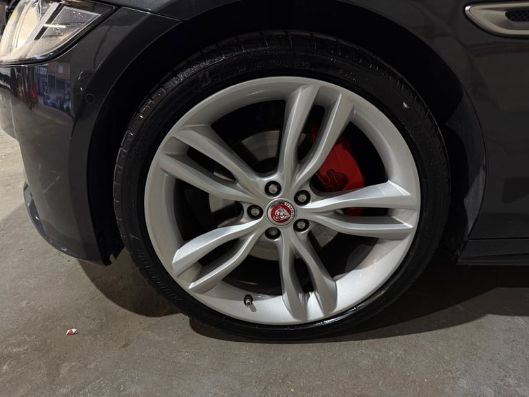 2017 Jaguar XF 2.0d R-Sport Saloon 4dr Diesel Auto AWD Euro 6 (s/s) (240 ps)