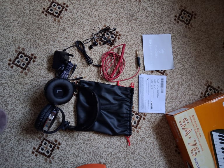 Casio SA 76 Electronic Keyboard