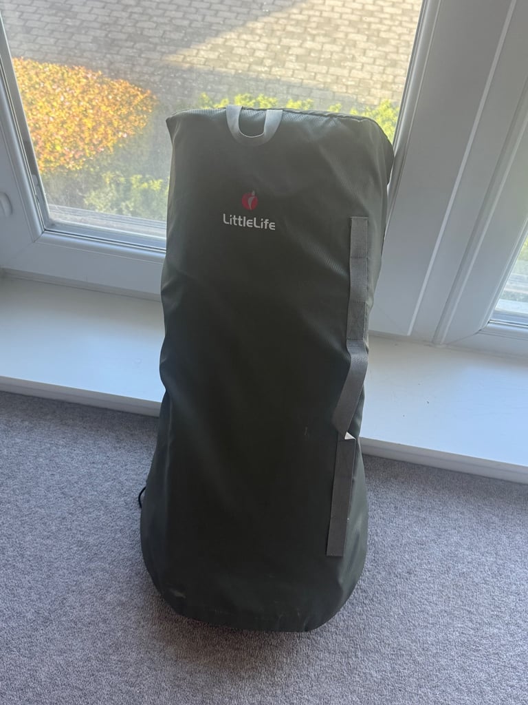 LittleLife Child Carrier with Carry Case and Sunshade