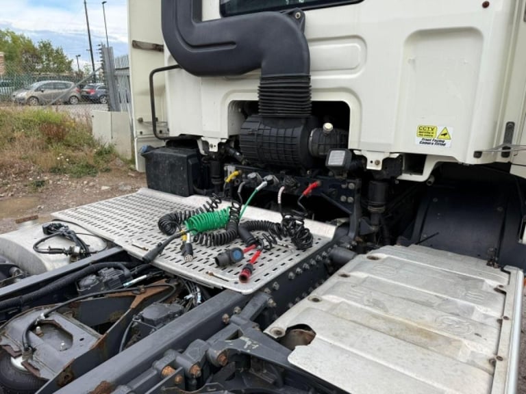 DAF CF 440 6x2 MID LIFT TRACTOR UNIT