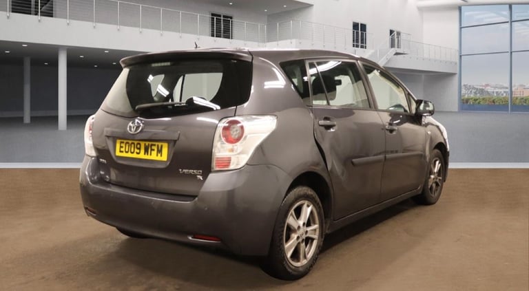 Toyota verso automatic 1.8 petrol 7 seaters ulezfree