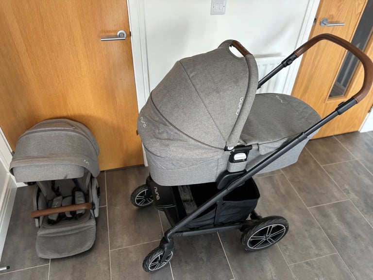 image for Nuna Mixx Next bassinet and stroller