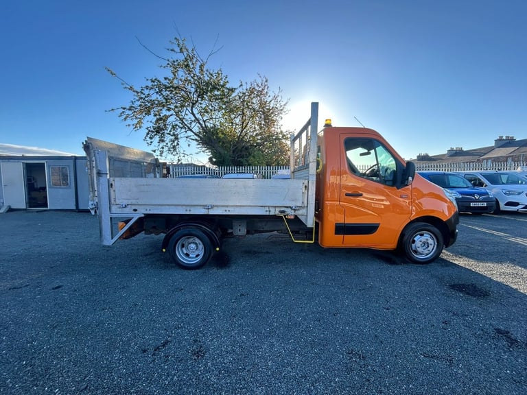 2015 Renault Master 125.35 dCi Chassis Cab SGLCAB TIPPER CHASSIS CAB Diesel Manual