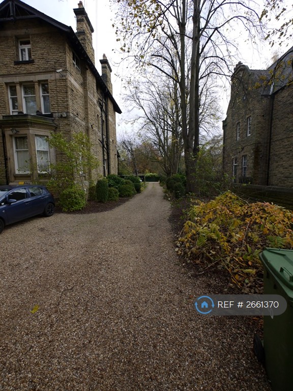 2 bedroom flat in North Hill Road, Leeds, LS6 (2 bed) (#2661370)