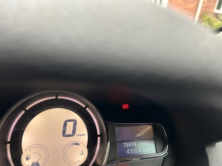 Renault, MEGANE, Hatchback, 2012, Manual, 1598 (cc), 5 doors