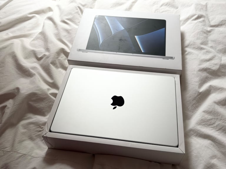 CAN DELIVER, MACBOOK PRO 14 INCH 2021 LAPTOP,M1 PR0 16GB RAM, 512GB LATEST MACOS TAHOE SILVER,