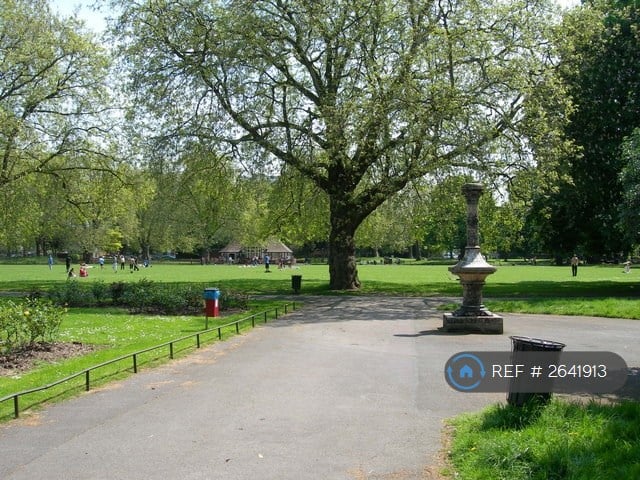 5 bedroom flat in Lorrimore Square, London, SE17 (5 bed) (#2641913)