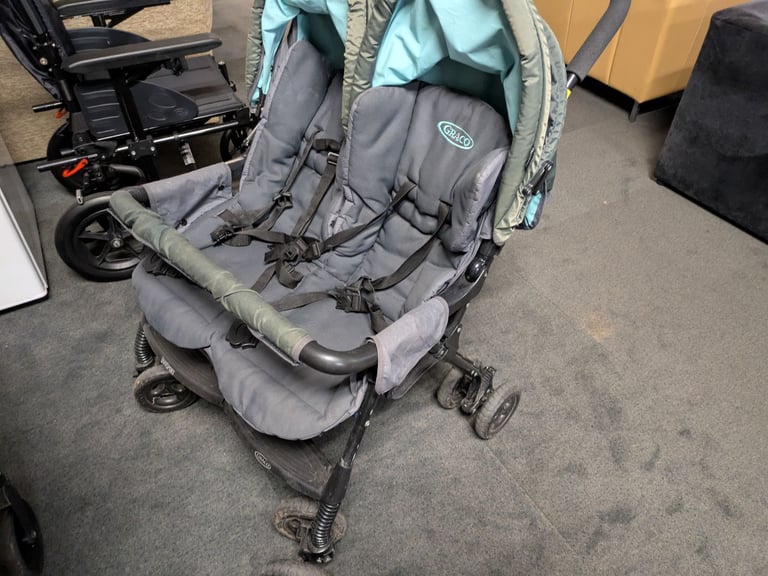 GRACO DOUBLE BUGGY