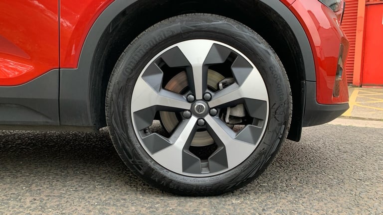 2024 Volvo XC40 2.0 B4 MHEV Plus SUV 5dr Petrol Hybrid DCT Auto Euro 6 (s/s) (197 ps) ESTATE Petr...