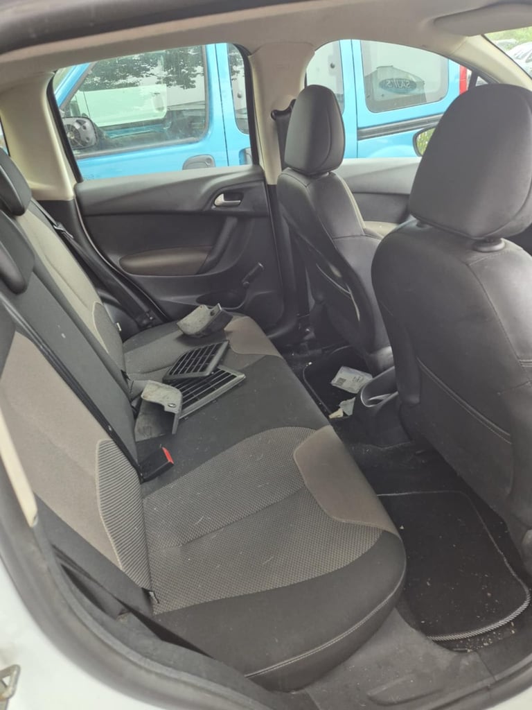 Citroen, C3, Hatchback, 2013, Manual, 1199 (cc),5 doors - Image 4