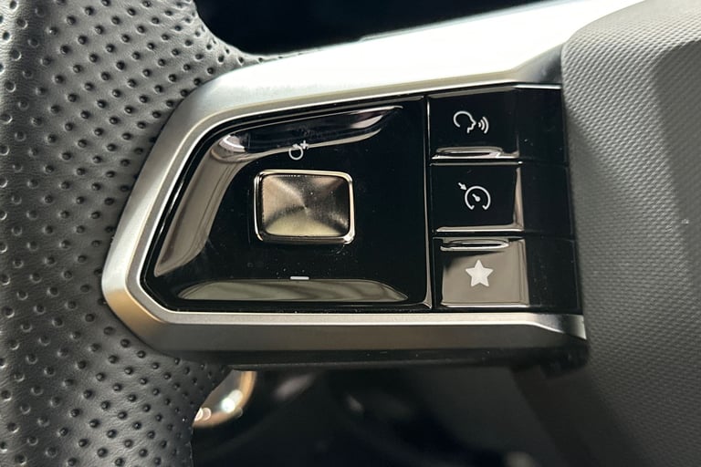 2024 MG MG HS 106290 Hatchback Petrol Manual