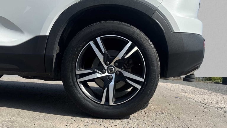 2020 Volvo XC40 2.0 B4P R DESIGN 5dr Auto Estate Petrol Automatic